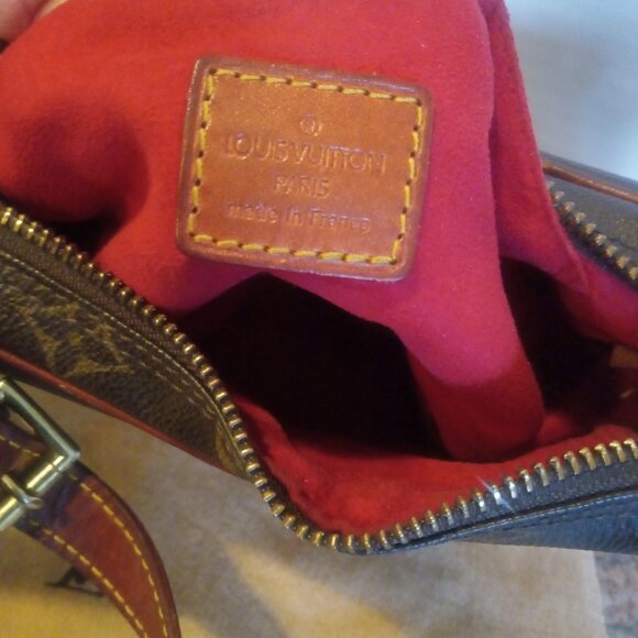 Vintage Louis Vuitton Monogram PM Croissant Pouchette Bag - Picture 8 of 10